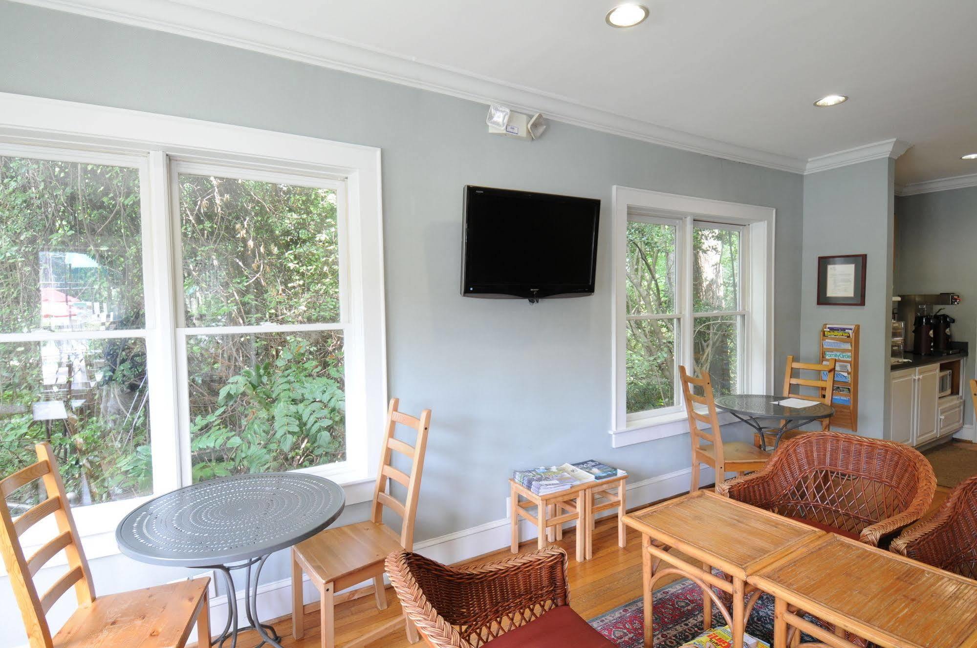 The University Inn At Emory Druid Hills Exterior photo